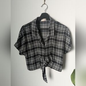 Aritzia Wilfred Free front-tie crop top black and white plaid - Size S